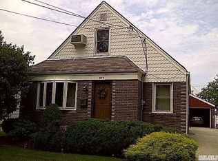 377 Emory Rd, Mineola, NY 11501