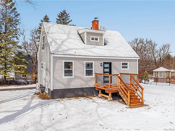 3rd image of 54 Duke St