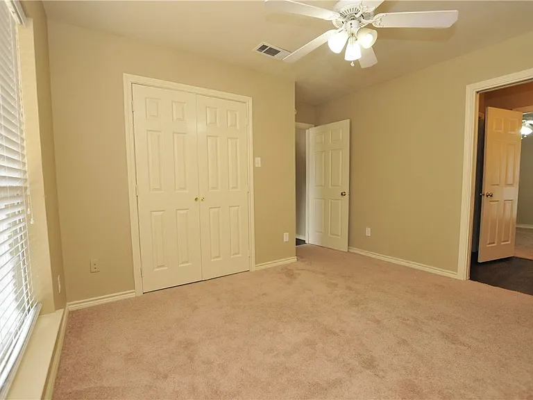 2323 Trace Mdws — Photo 8