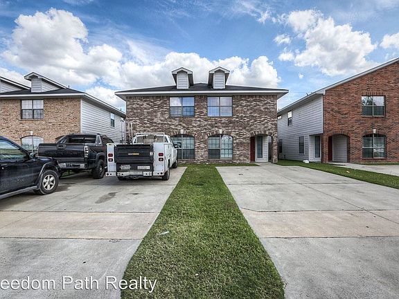 3rd image of 10611 Pine Landing Dr Unit A
