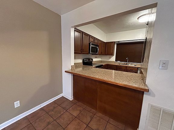 4th image of 1826 Larette Dr