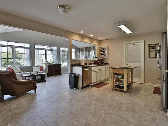 Kitchen-and-Florida-Room