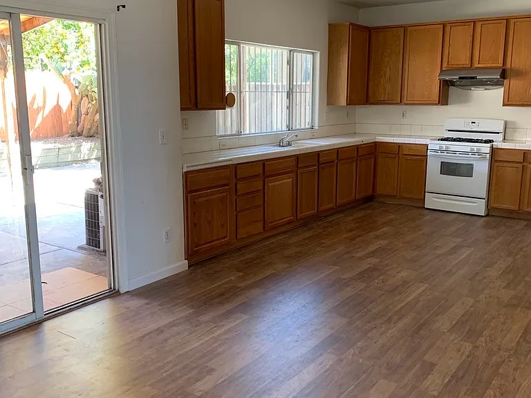 1102 Panoche Ct — Photo 2