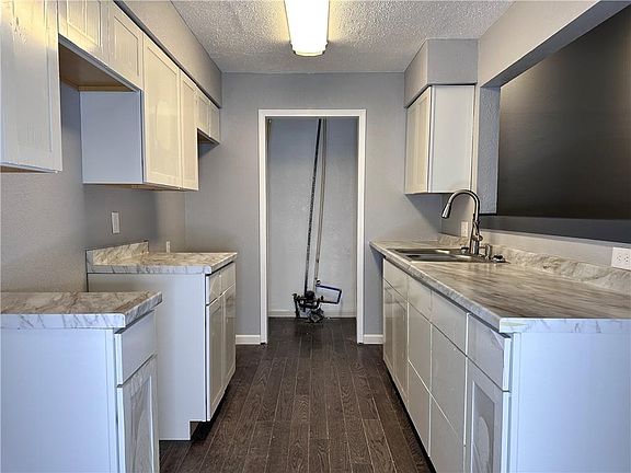 5th image of 4537/4535 E 60th St