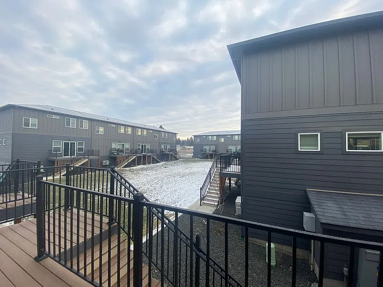 21 E H St #A — Photo 3
