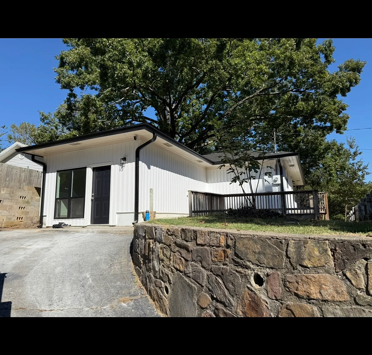 3 bed, 1341 sqft, $1,550 — Photo 2