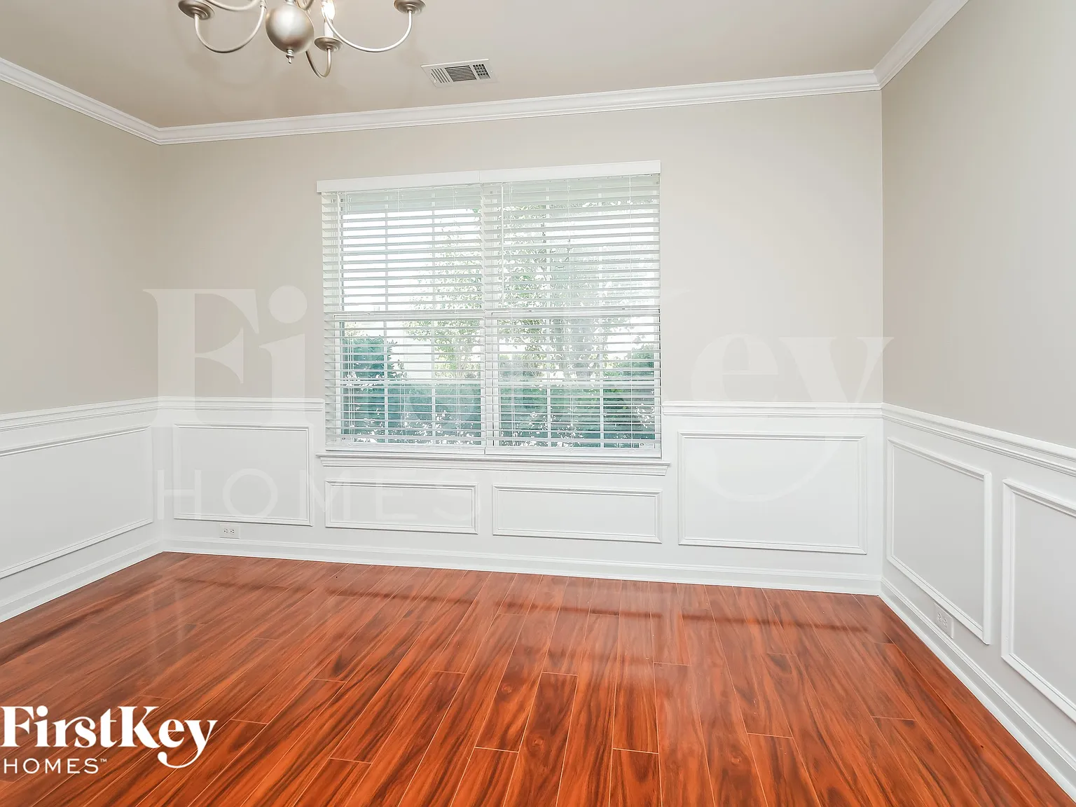 5 bed, 3.0 bath, 2718 sqft, $2,395 — Photo 4