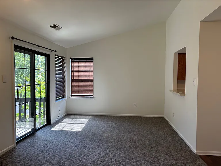 62 Basswood Ct — Photo 2
