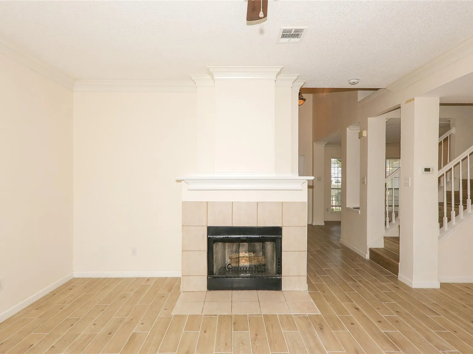 4 bed, 2732 sqft, $2,700 — Photo 4