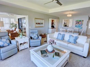 207 Courtside Dr #B-203, Naples, FL 34105