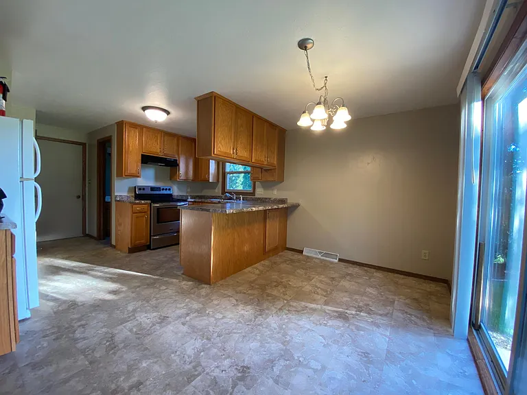 403 Moonglow Dr — Photo 5