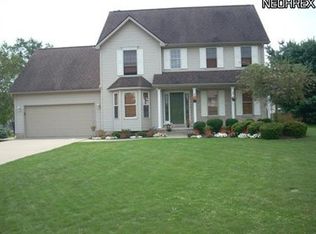 8041 Hunting Valley Dr, Youngstown, OH 44512