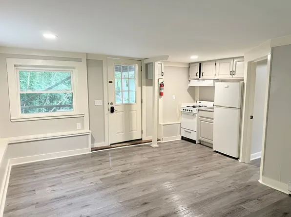 Pet-friendly! | Utilities included!, 8 Blodgett Ln #5, Hartland, VT 05048