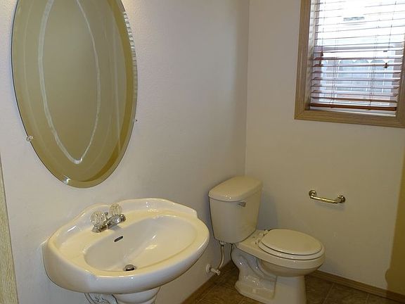 5th image of 6307 NE 59th Ct