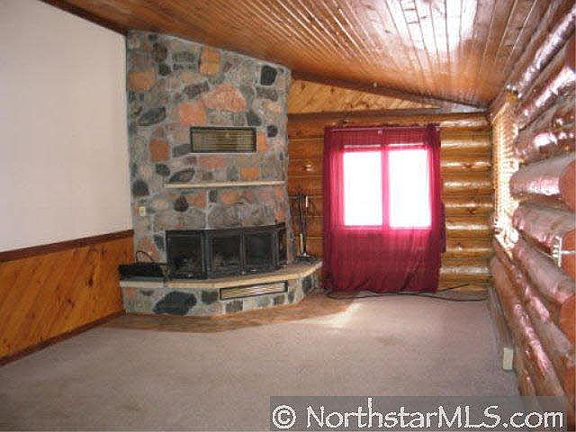 3rd image of 407 Carriage Hill Drive