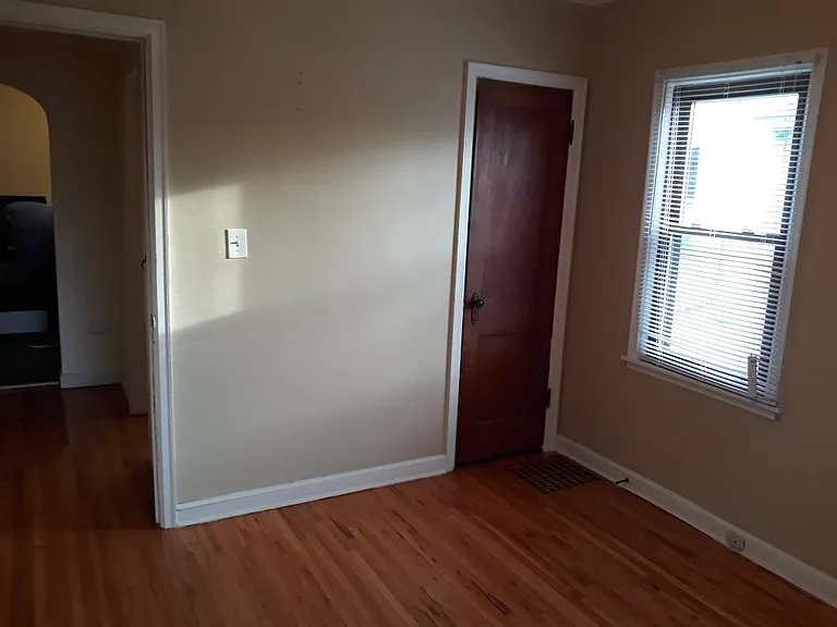 2417 James Ave N #1 — Photo 11
