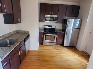3751 W George St #2E, Chicago, IL 60618