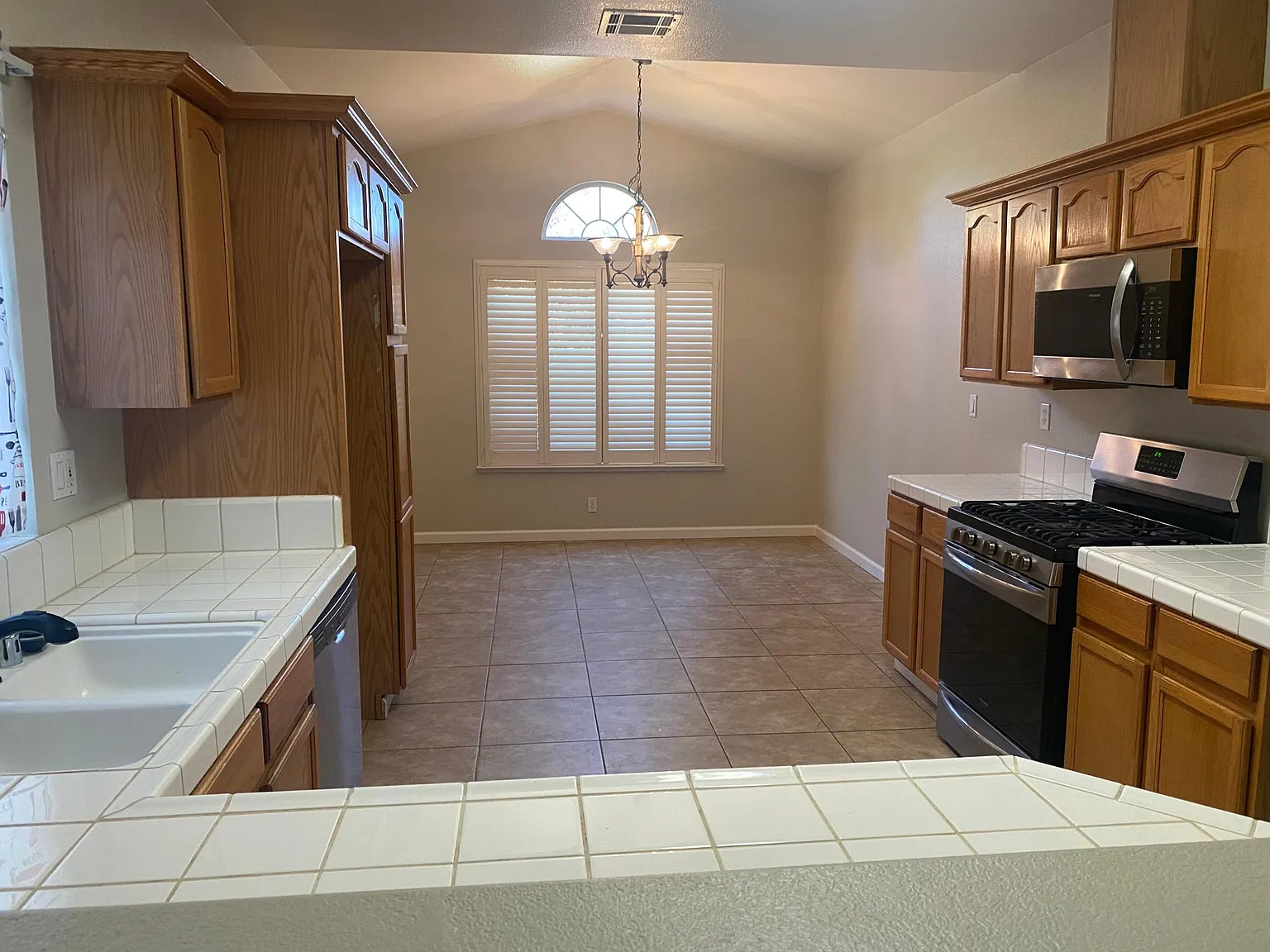 236 Fuller Ln — Photo 2