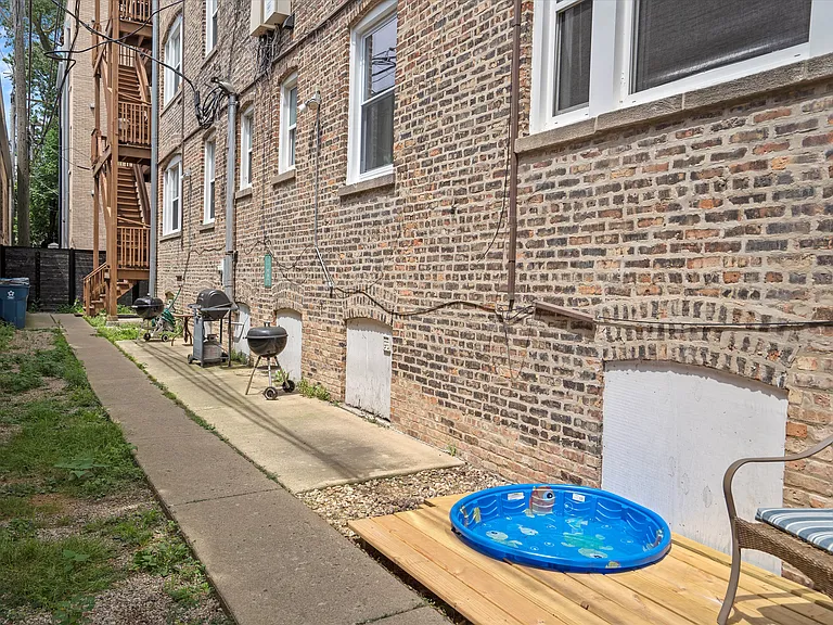 733 W Bittersweet Pl #1E — Photo 16