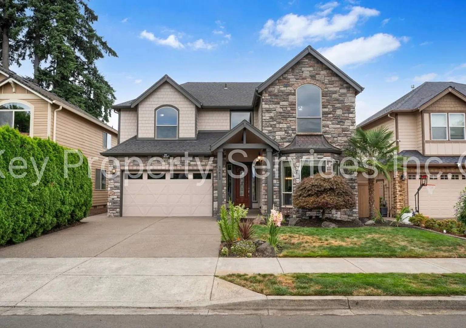 Gorgeous 4-Bedroom Orchards Home — Photo 1