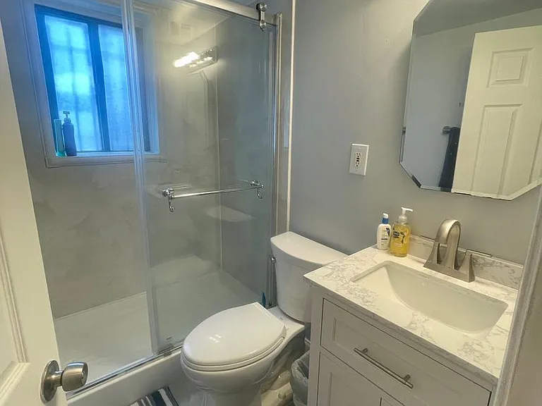 1031 Michigan Ave NE #101 — Photo 17