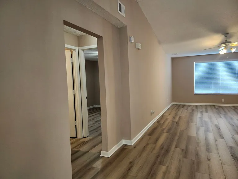 19136 Miami Blvd — Photo 10