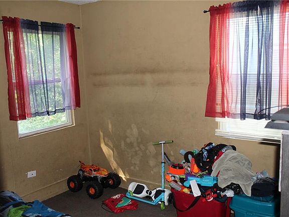 4th image of 1219 E 79th St