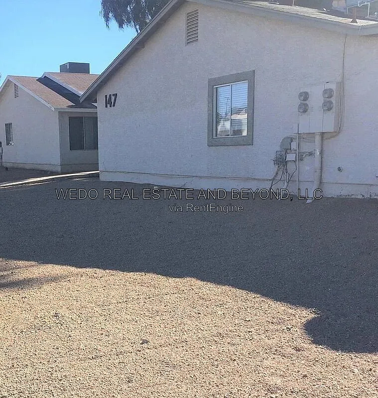 2 bed, 1.0 bath, 834 sqft, $1,250 — Photo 2
