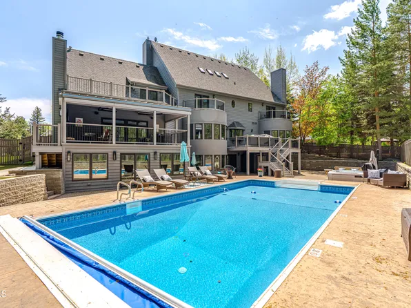 772 Munich Dr, Bismarck, ND 58504