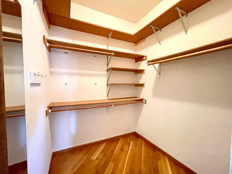 640 S Park Ct — Photo 17