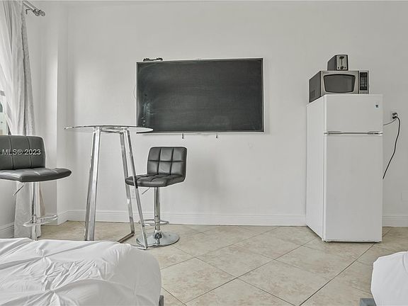 4th image of 6345 Collins Ave APT 524