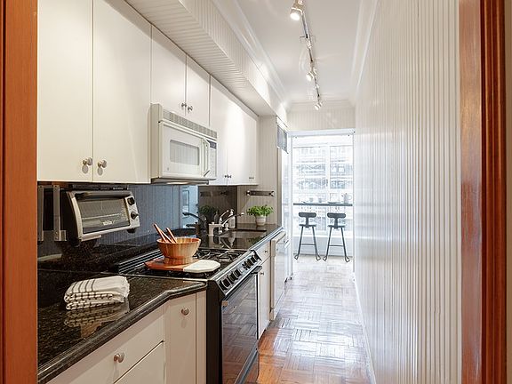 5th image of 605 Park Ave #B10