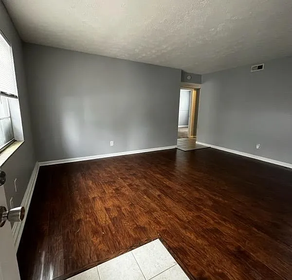 1806 Parkwood Ln #2 — Photo 1