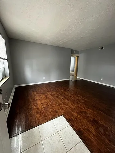 1806 Parkwood Ln Photo 1