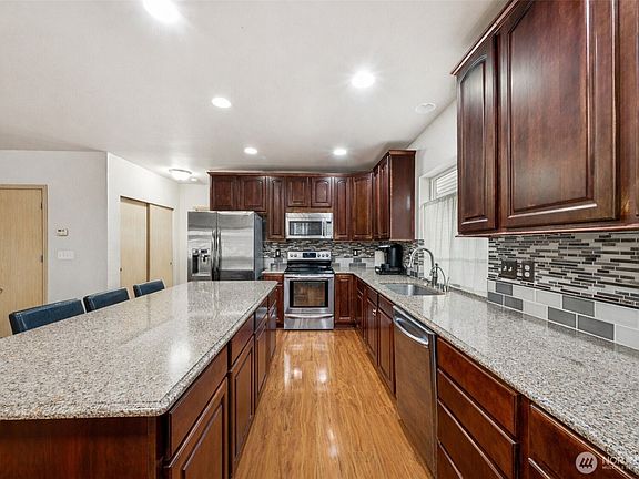 4th image of 15313 87th Avenue E