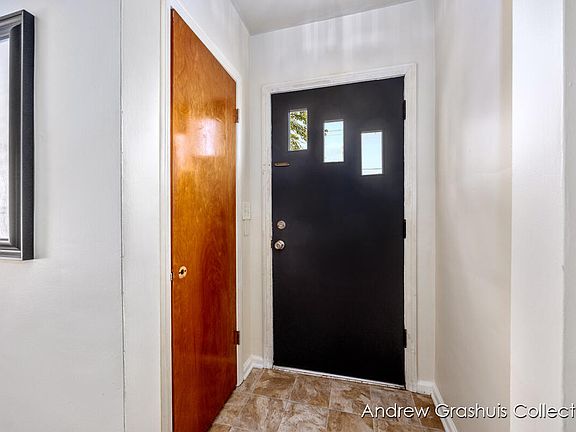 3rd image of 1308 Leonard St NE