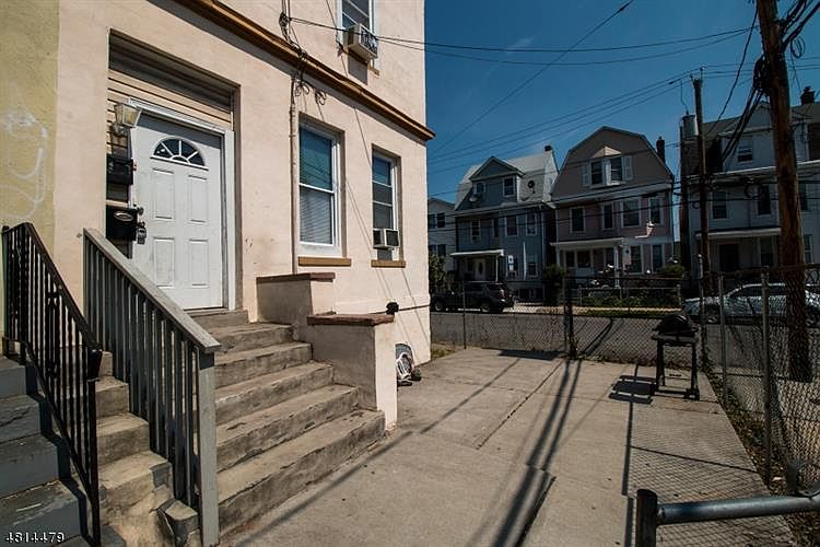 1st image of 120 Peabody Pl