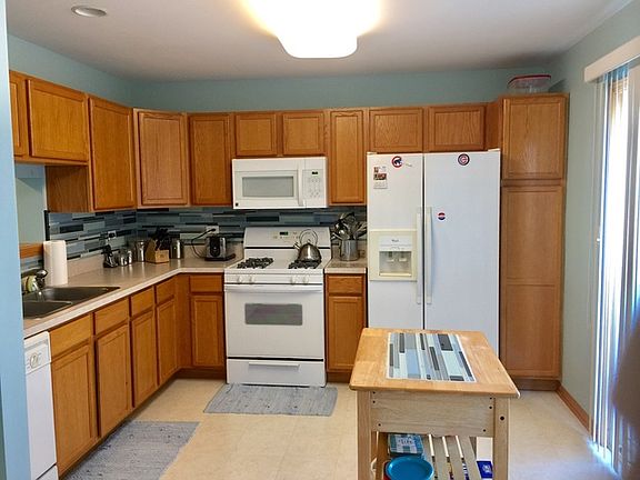 2nd image of 2877 N Augusta Dr