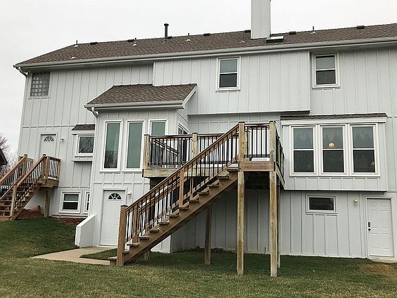 2nd image of 1501 Wellington Way