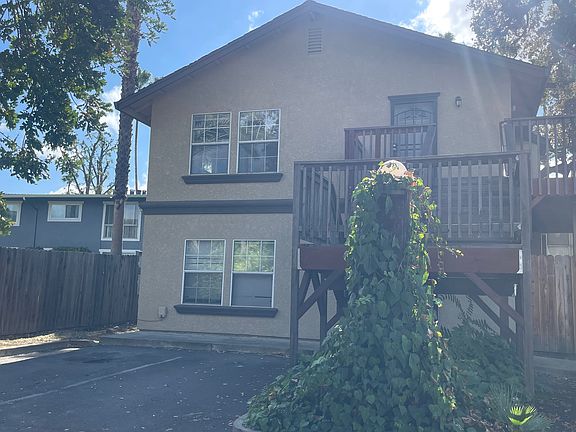 Front/2 Parking Spots