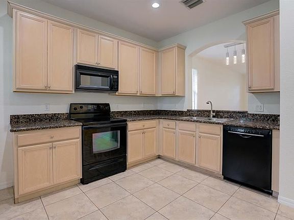 3rd image of 158 W Thatch Palm Cir