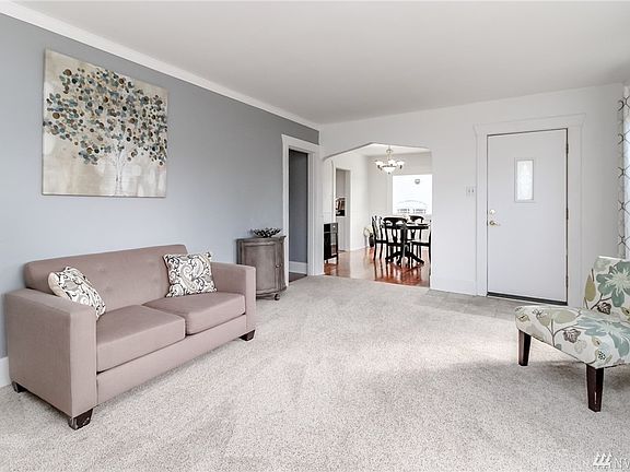 5th image of 514 W Broadway Ave