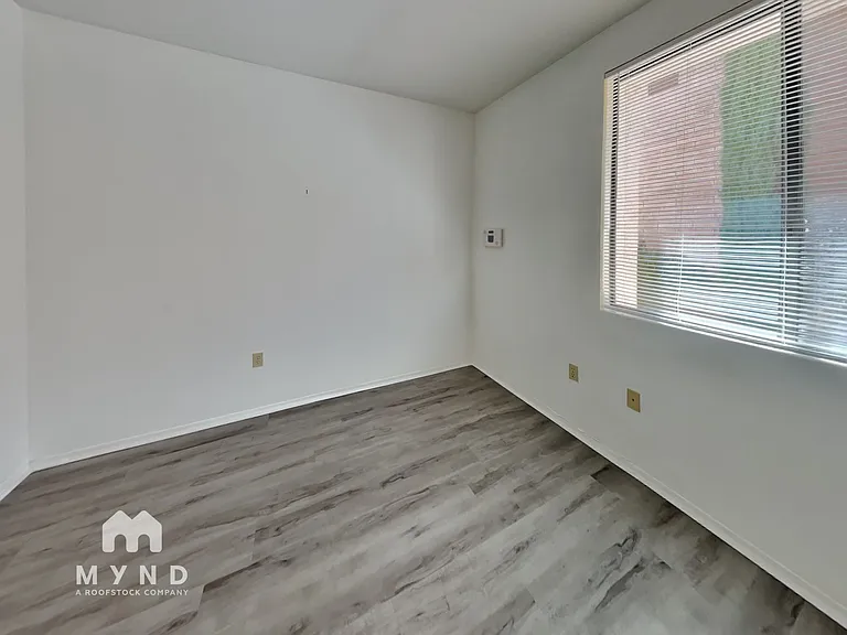 1606 W Calle Del Ducado — Photo 16