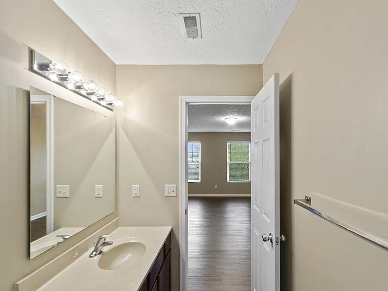 5877 Hayden Dr — Photo 11