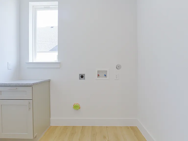 2805 Weisenberger St #503 — Photo 12