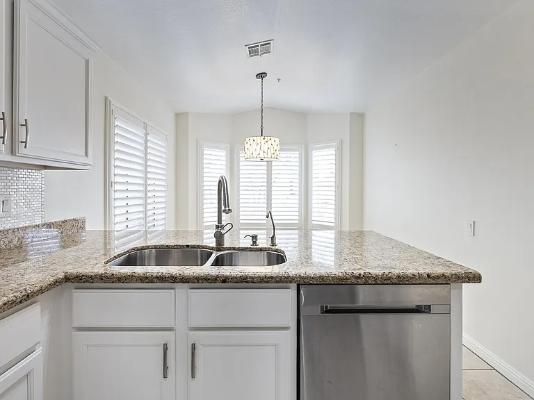 7362 E Hanover Way — Photo 11