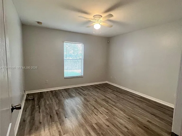 507 Peerless Cir — Photo 5