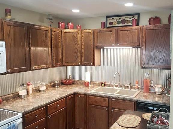 5th image of 598 Fernwood Dr