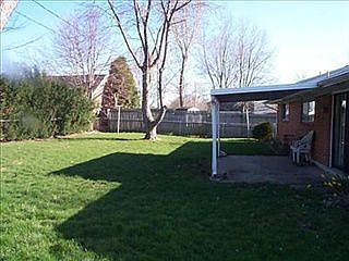 3rd image of 7242 Troy Pike
