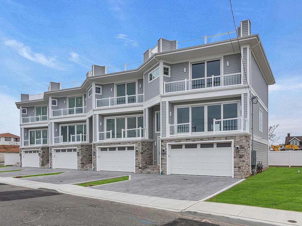 Townhouses for Sale in Long Branch